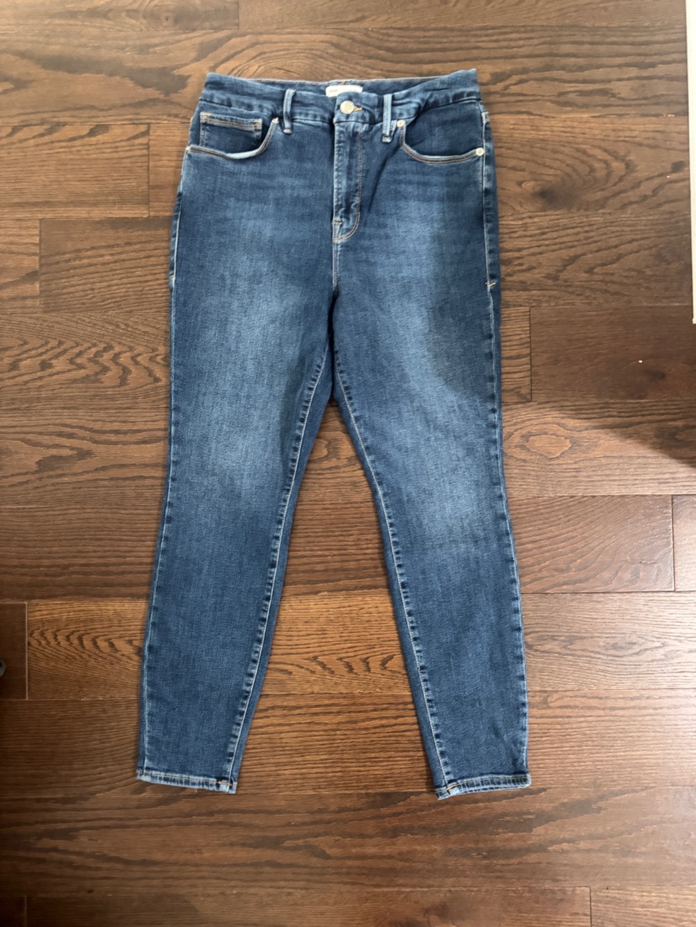 Good American Skinny Jeans in Medium Blue Wash